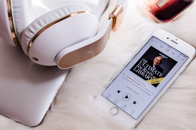 Using Podcasts and Audiobooks for Sleep: A Remedy to Insomnia?